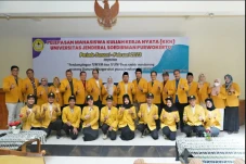 Ratusan Mahasiswa Unsoed...