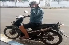 Viral Video Pria di...