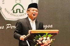 Viral Ustazah Disawer,...