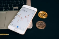 Investor Kripto Didominasi...
