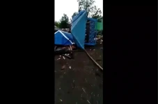 Puluhan Gazebo di Tempat...