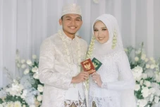 Profil Istri Dendy Sulistyawan,...
