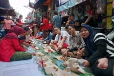 Brando Kumpulkan 1.000...