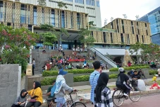 Pagi Ini, Ribuan Warga...
