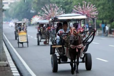 Satpol PP DKI Siap Halau...