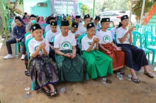 Bantu Anak Kurang Mampu,...