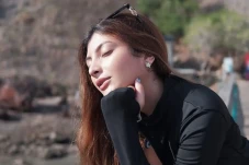 Sarah Keihl Unggah Video...