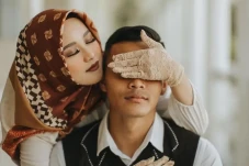 Profil Istri Rachmat...