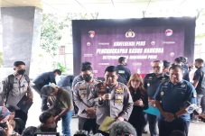 Pilot WNI Ditangkap...