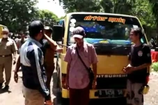 Buang Tinja Sembarangan...