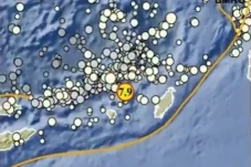 Breaking News! Gempa...