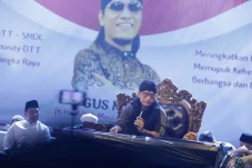 Mak Ganjar Hadiri Tabligh...