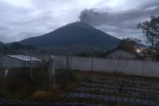 Gunung Kerinci Erupsi,...
