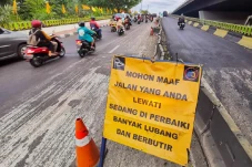 12.293 Titik Jalan Rusak...