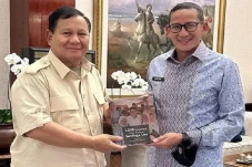 Sandiaga Uno Berikan...