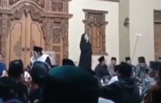 Zaman Edan! Biduan Nyanyi...