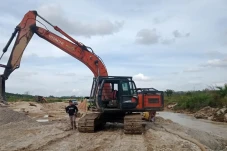 Tambang Pasir Ilegal...
