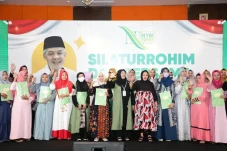 Ratusan Nyai dan Ning...