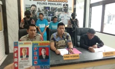 Peras dan Ancam Kades,...