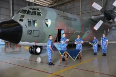 TNI AU Pensiunkan Pesawat...