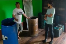 Polisi Gerebek Gudang...