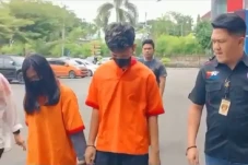 Heboh Pasangan Kekasih...