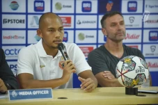 Kalahkan Bali United,...