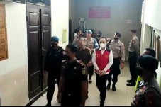Hadapi Sidang Tuntutan,...