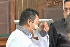 Dituntut 8 Tahun Penjara,...
