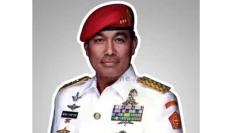 8 Komandan Korps Marinir...