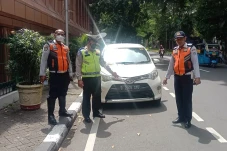 Pria Paruh Baya Tak...