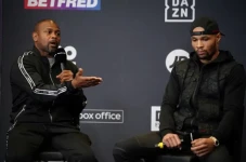 Roy Jones Latih Chris...