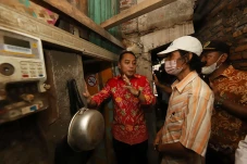 219.427 Warga Surabaya...