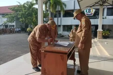 Pimpinan SKPD dan Camat...