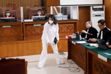 Putri Candrawathi Dituntut...