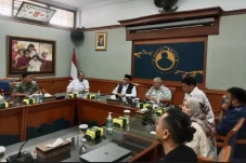 Sambangi Kantor Pikiran...