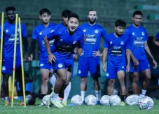 Sambangi Jatidiri, Arema...