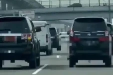 Pengemudi Mercedez Pelat...