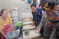 Mendadak ke Pasar Tradisional,...