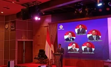 Andi Widjajanto Ajak...