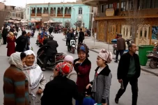 Mengenal Uighur, Suku...