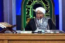 Hukum Mengucapkan Selamat...