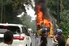 Mencekam! Bus Berisi...