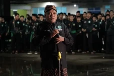 Nabil Haroen Tunjuk...