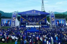 Ribuan Warga Bandung...