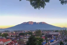 Gawat, Letusan Gunung...
