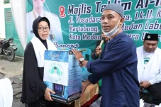 TGDG Serahkan Bantuan...
