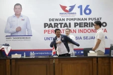 Gabung Perindo, dr....