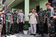 Prabowo Didampingi Gibran...