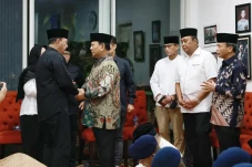 Menhan Prabowo Takziyah...